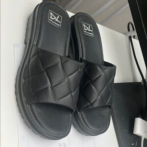 Dirty Laundry Black Quilted Sandals